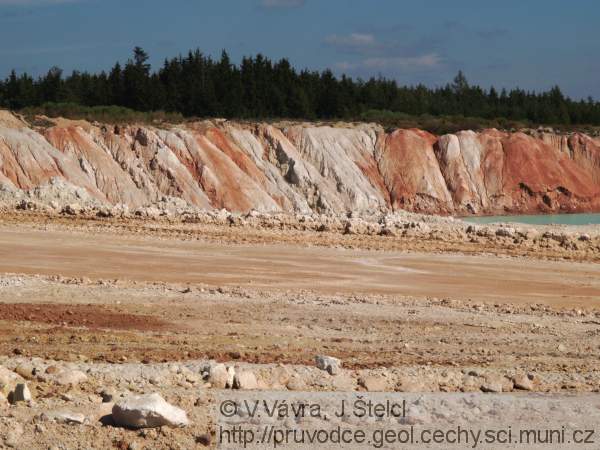 Kaznějov - pestré barvy kaolinitových sedimentů