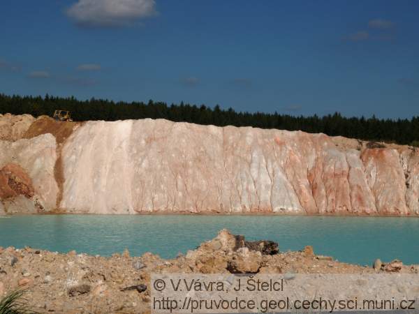 Kaznějov - pestré barvy kaolinitových sedimentů