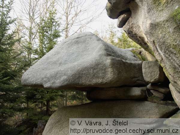 Melechov - skalní blok granitu Čertův kámen