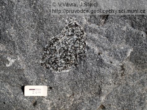 Mrač - enklávy dioritů v požárském granodioritu