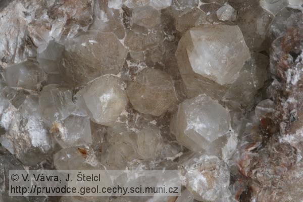 Černý Důl: klencové krystaly kalcitu