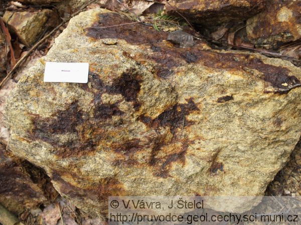 Pekelsk tola - druhotn mineralizace