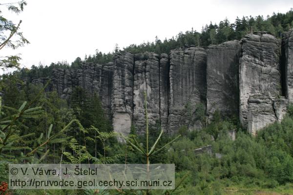 Teplické skály: defilé skalních stěn